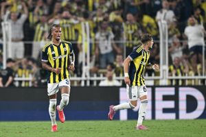 Hasil Liga Champions - Klubnya Jose Mourinho Pukul Balik Tim Van Persie, Banjir Gol di Turki