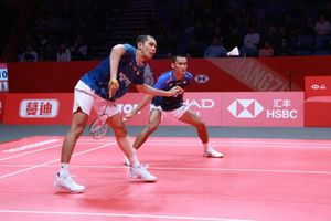 BWF World Tour Finals 2025 - 8 Kali Raket Terputus, Rekor Fajar/Fikri atas Murid Herry IP Terhenti