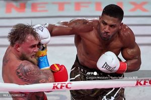 Hasil Tinju Dunia - Ditutup Selebrasi Undertaker, Anthony Joshua Menang KO atas Jake Paul dalam 6 Ronde