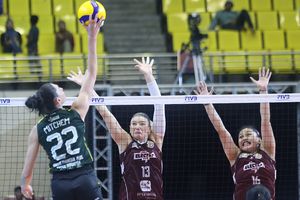 Final Four Proliga 2026 - Phonska Plus Pastikan Tiket Grand Final, Jakarta Electric PLN Diredam Pakai Pelapis