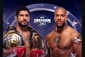 Hasil UFC Freedom 250 - Debut Suram Alex Pereira di Kelas Berat, Merana Dihujani Jotosan Ciryl Gane