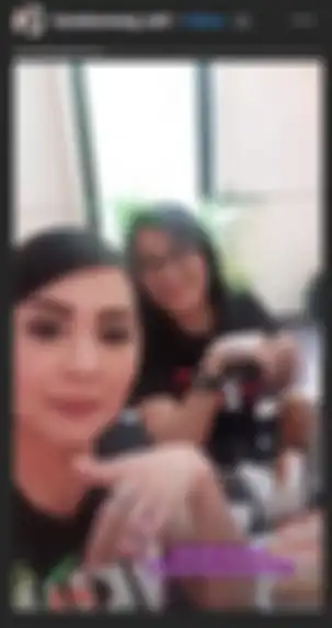 Tessa Kaunang temani sang anak berolahraga
