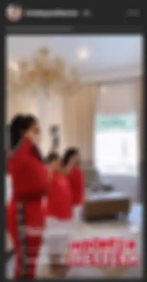 Krisdayanti tampil nyentrik saat upacara di rumah