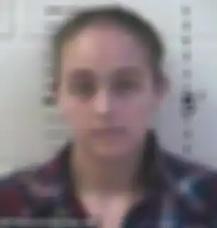 Cassie Baker (29) setelah ditangkap karena biarkan putrinya tewas terpanggang di mobil patroli. 