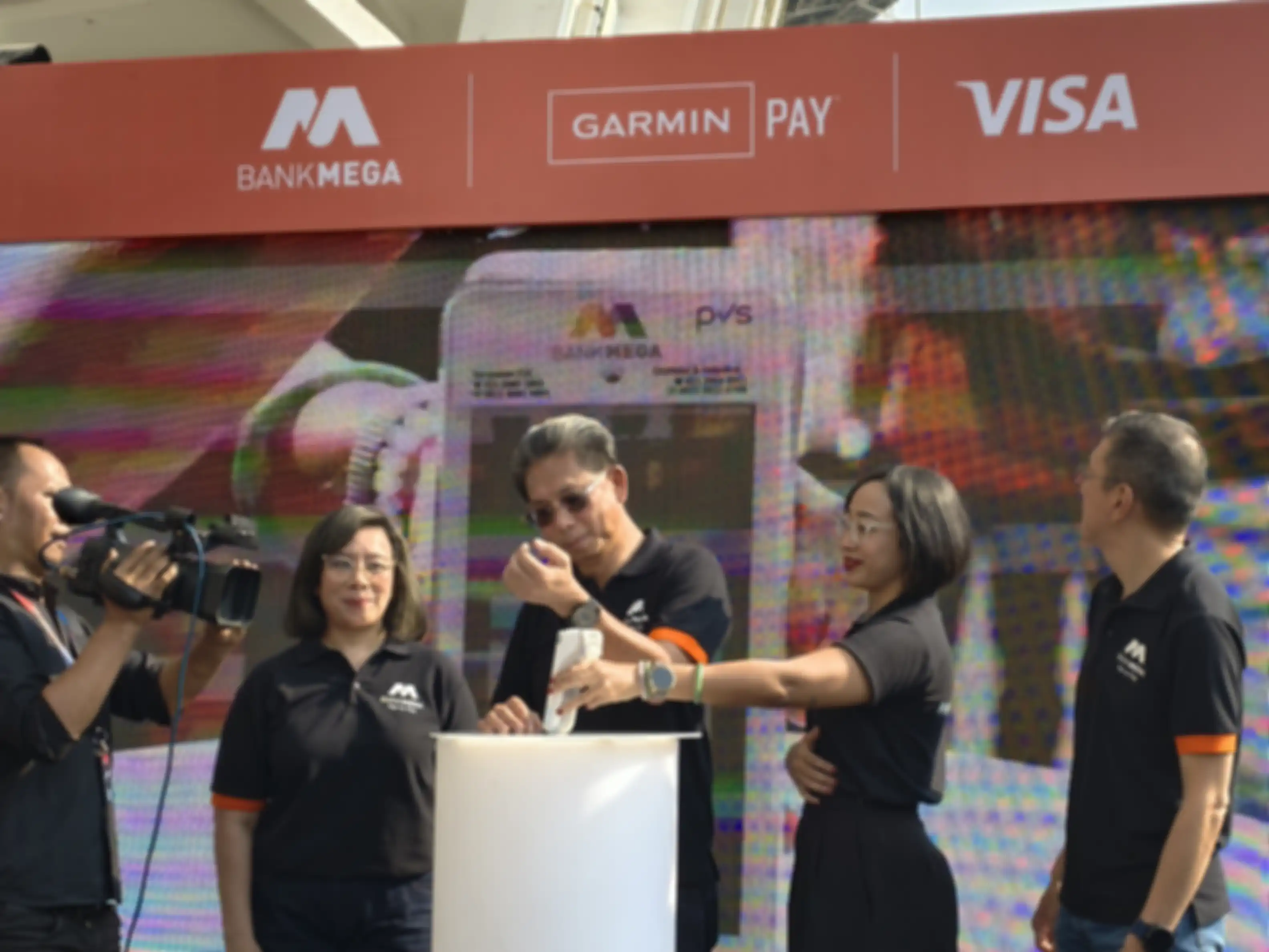 Fitur bayar dengan jam tangan