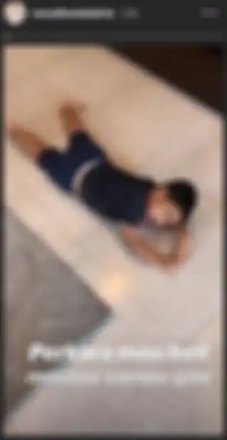 Mainaka ngambek sampai nangis di lantai karena tak dibelikan permen