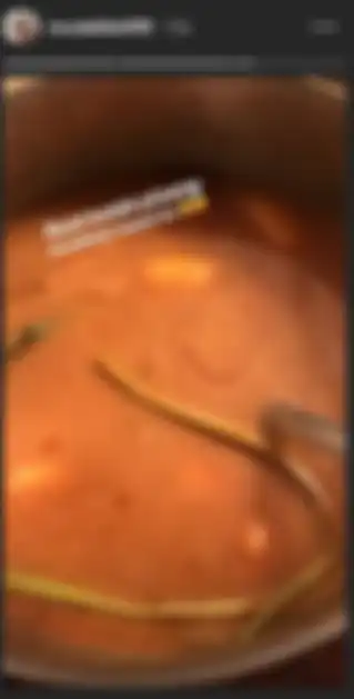 Muzdalifah masak Kolak Pisang untuk Fadel Islami