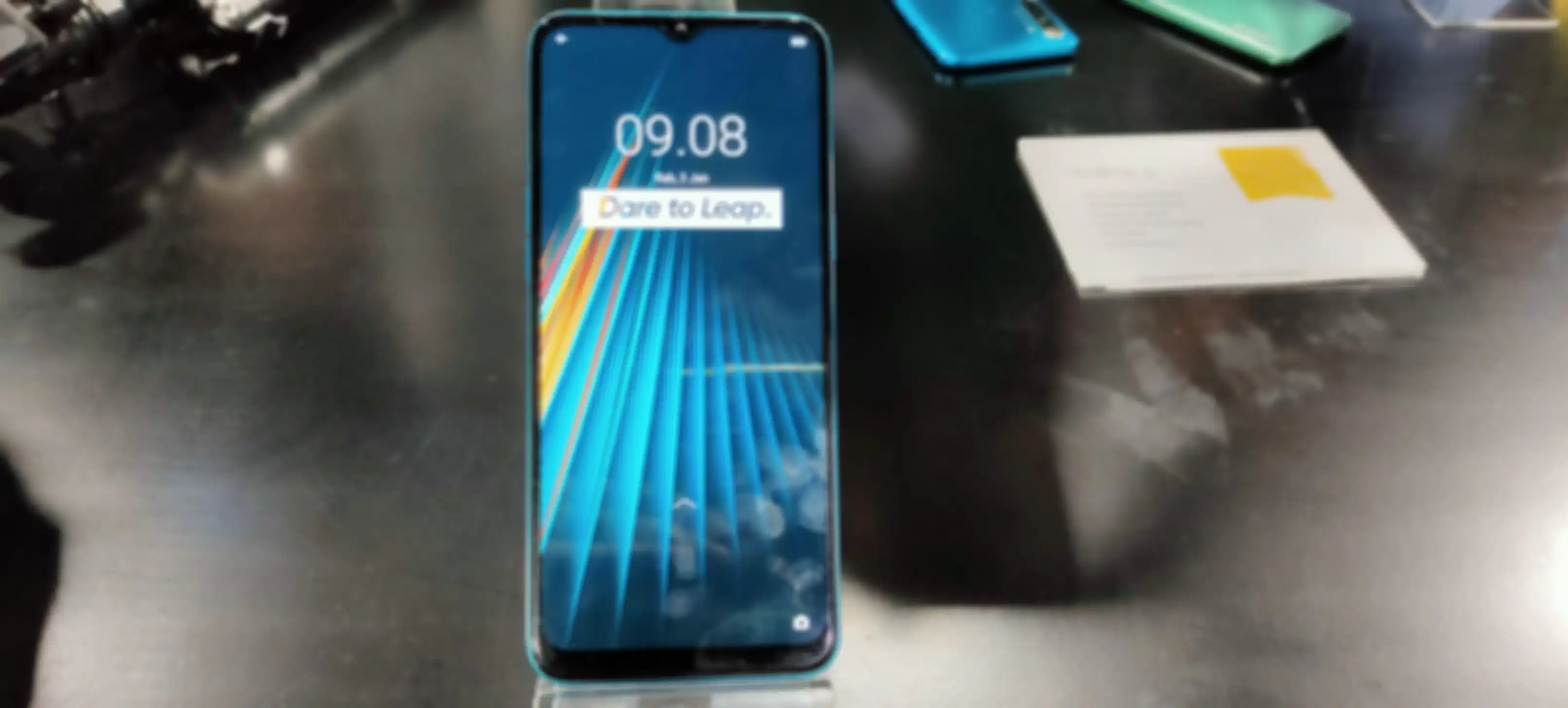 Tampilan depan realme 5i.
