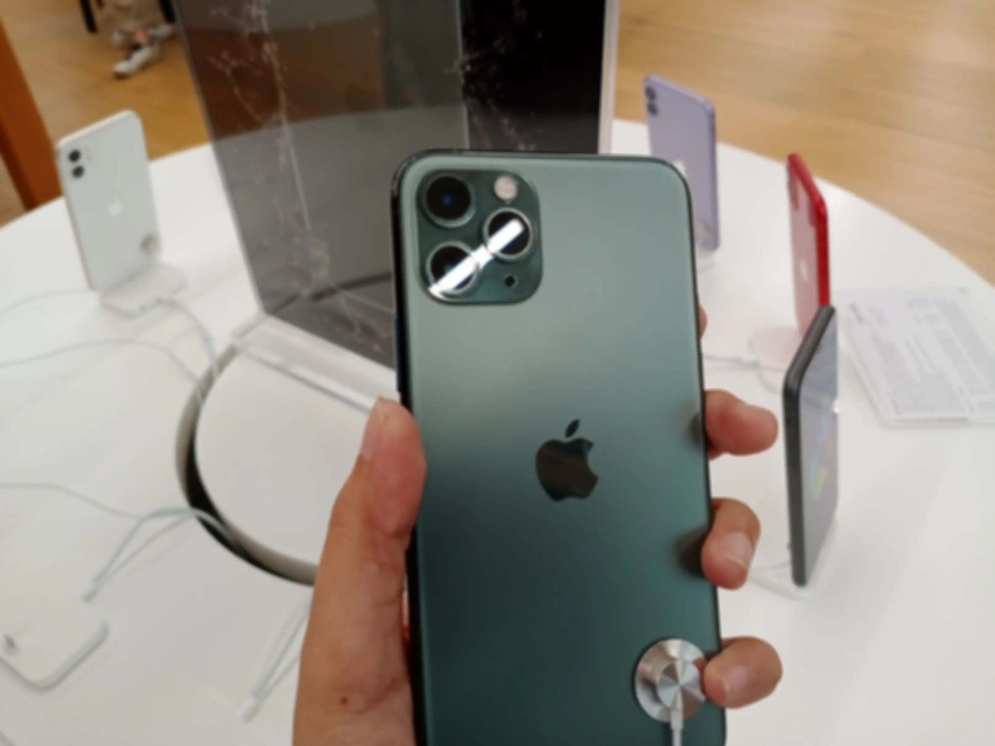Midnight Green iPhone 11 Pro.