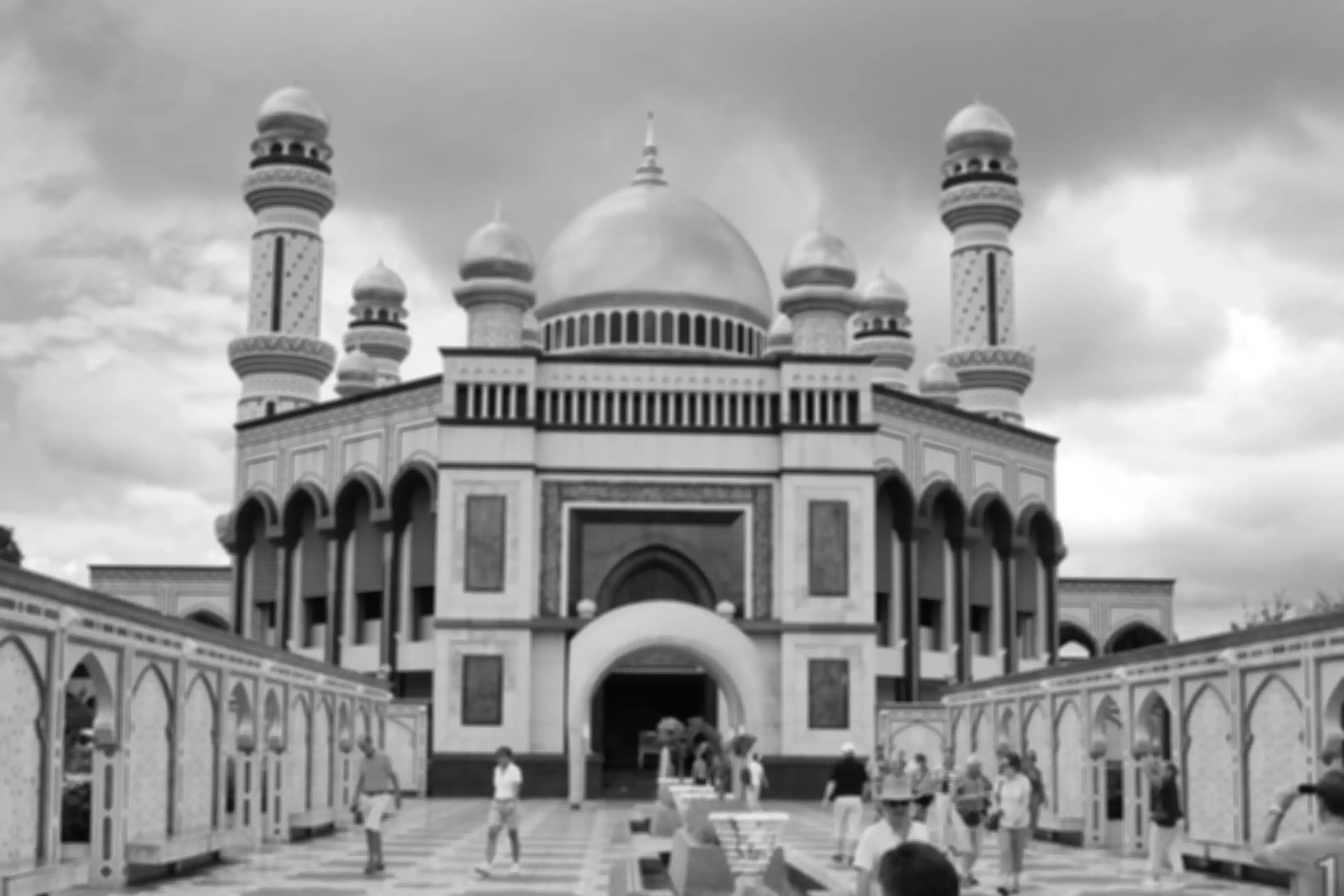 Masjid di dalam istana kerajaan