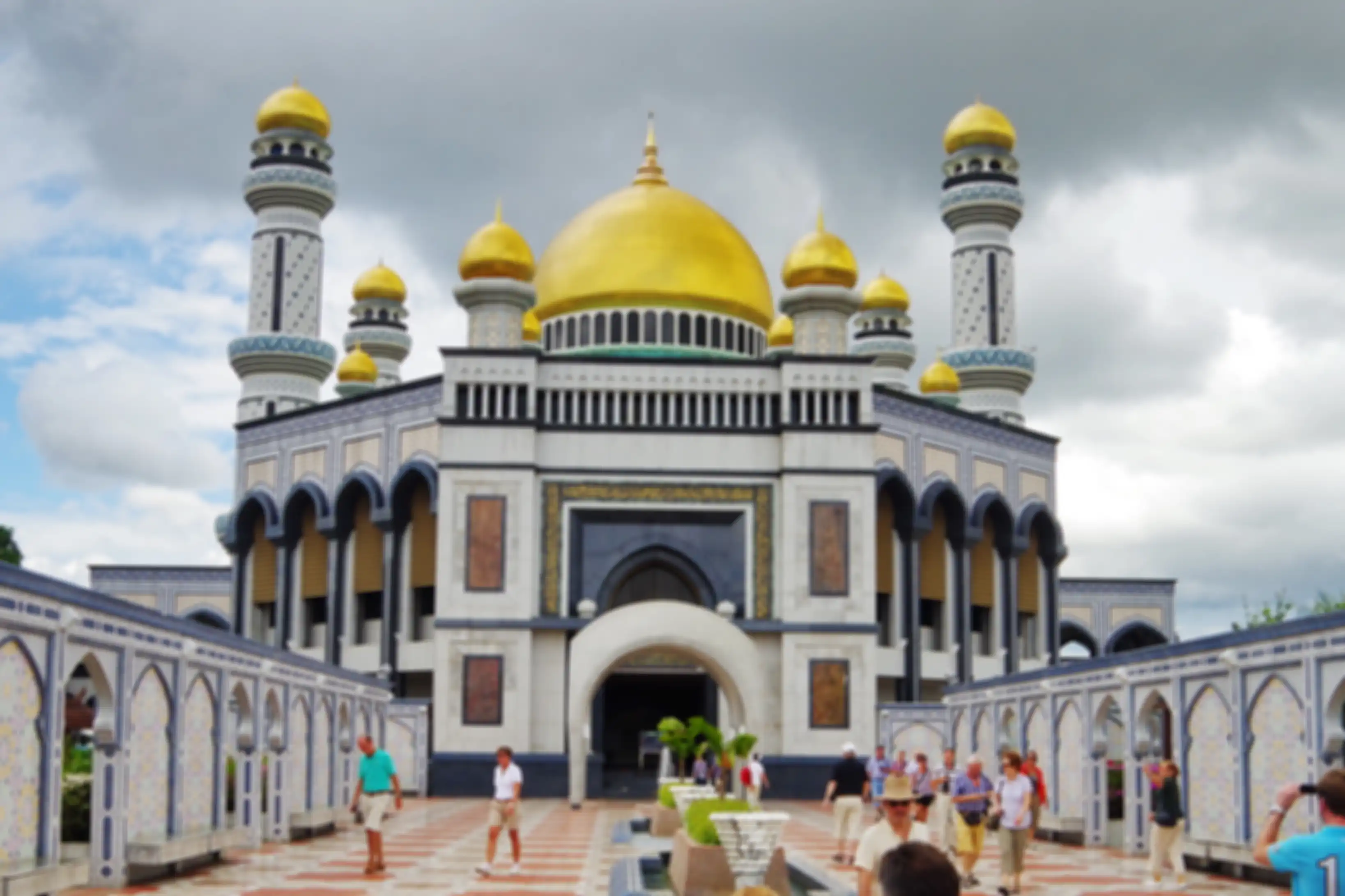Masjid di dalam istana kerajaan