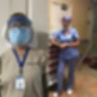 Perawat perempuan Indonesia yang bekerja di tengah pandemi Covid-19 di Amerika Serikat.