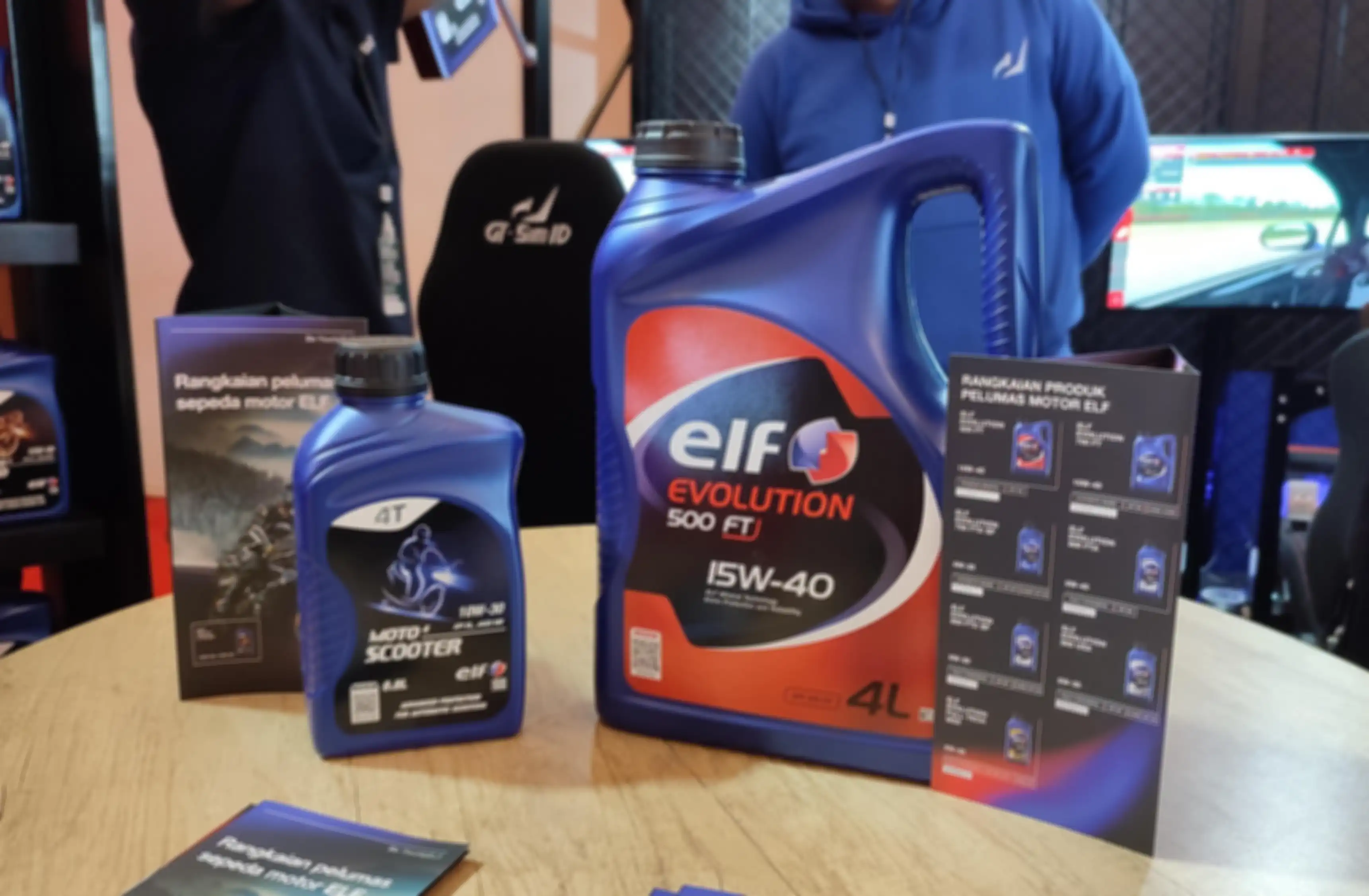 Oli ELF untuk motor dan mobil resmi dijual di Indonesia.