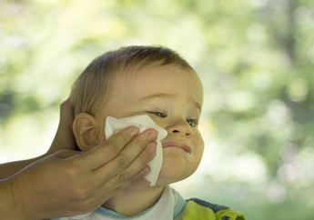 7 Tips Atasi Muntah pada Bayi, Jangan Panik, Ini yang Bisa Dilakukan