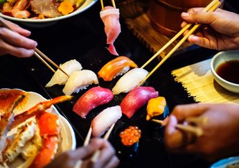 Suka Makan Sushi? JIka Cara Konsumsinya Salah, Bisa Menjadi Makanan Tidak Sehat loh!