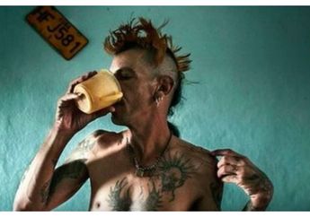 Demi Tujuan Ini, Kelompok Punk Ini dengan Sengaja Menyuntikkan Virus HIV ke Tubuh Sendiri, Apa Kaitannya dengan Fidel Castro?