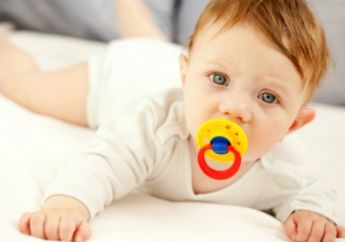 3&nbsp;Manfaat Gunakan Dot pada Bayi, Bisa Kurangi Risiko Kematian Mendadak loh!