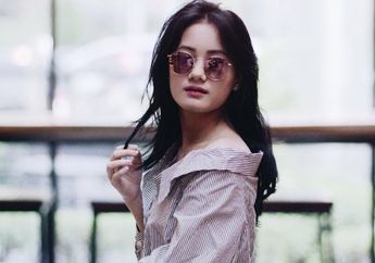 Intip yuk Penampilan Dinda Hauw dengan Balutan Hijab, Adem Banget!