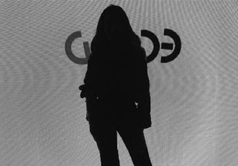 Tampil Cantik Begini, Millen Cyrus Diingatkan untuk Salat Jumat!