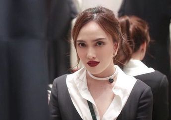 Shandy Aulia Berubah Gaya Edgy dengan Sentuhan Warna Lipstik Bold