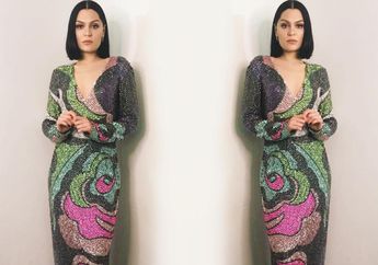 Paduan Makeup Glowing dan Outfit Ruffle ala Jessie J, Kece Banget!