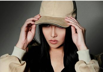 Tampak Mewah Bersinar, Harga Anting Ayu Ting Ting Cuma Seratus Ribuan Aja loh, Penasaran?