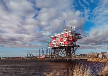 Nikmati Sensasi Menginap di Hotel, Terasnya Langsung ke Tepi Pantai!