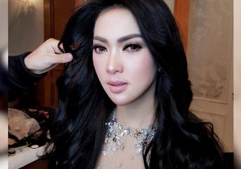 Berbeda dari Biasanya, Syahrini Gunakan Sepatu Leopard dengan Harga Miring