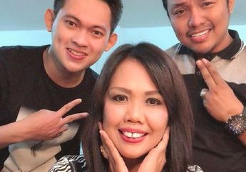 Ditanya Dapat Royalti Berapa dari Gimmick, MUA Elly Sugigi Malah Ungkap Kejadian Sebenarnya