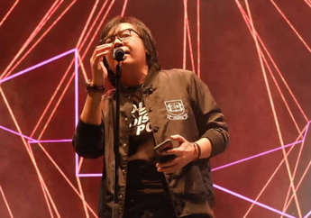 Ari Lasso Ajak Penonton Markas 2018 Bernyanyi Dengan Flashlight Ponsel
