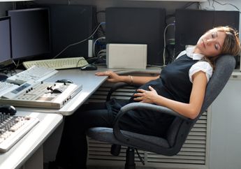 Bekerja Shift Malam Tingkatkan Risiko Keguguran, Mitos atau Fakta ya?