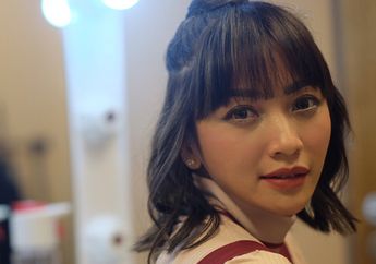 Hesti Purwadinata Tampil Imut Bak Usia 20-an Saat Hadiri Indonesian Choice Awards 2018