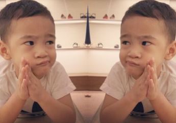 Antengnya Rafathar yang Lagi Mandi dan Berendam di Baskom, Tergemas!