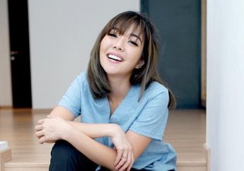 Kenakan Slip Dress Maxi, Gisella Anastasia Tampil Bold dan Elegan, Coba deh Intip!