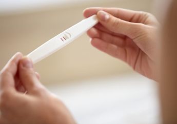 Tingginya Risiko Kehamilan di Bawah Umur, Berikut Penjelasan Pakar