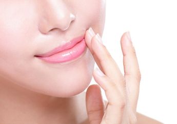 Mencerahkan Bibir Hitam dengan Produk Mulai 20 Ribu Rupiah, Jadi Merah Alami!