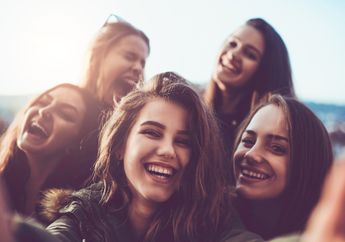 5 Perbedaan Teman yang Benar-benar Tulus dan Palsu, Harus Tahu nih