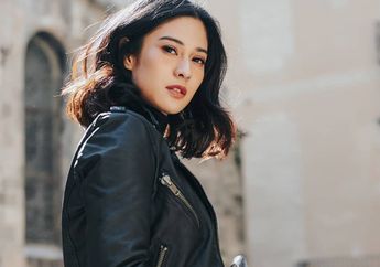 Inspirasi Gaya Preppy Look ala Dian Sastro yang Bikin Penampilanmu Nggak Biasa-biasa Aja!