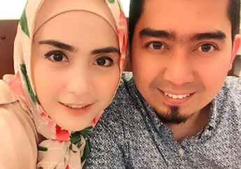 Selamat, Ustaz Solmed dan April Jasmine Dikaruniai Anak Kembar!