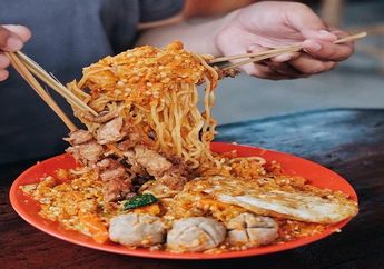 Sedang Naik Daun Mie Goreng Level 100 Cabe, Berani Coba?