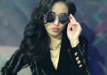 Jangan Iri ya..Ayu Ting Ting Punya Kacamata Mewah yang Harganya Nggak Main-main, yuk Intip Deretan Koleksinya!