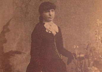 Kisah Arwah Penasaran Wanita yang Tembak Dirinya Sendiri di Hotel: Bau Amis Kerap Tercium hingga Banyak Benda Beterbangan