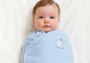 Waktu yang Tepat Melepaskan Bedongan pada Bayi, Usia Berapa ya?