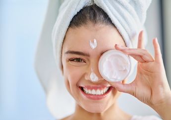 Gimana sih Gunakan Tabir Surya Saat Pakai Makeup? Ini loh Jawabannya