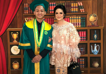Nalurinya Terbukti Tepat Hingga Tak Kaget Saat Dapat Keputusan Cerai Putranya, Ibunda Anang Hermansyah Rela Lakukan Hal Ini Demi Jaga Martabat Krisdayanti: 'Anaknya Santun, Tapi Dia Tak Tahan Godaan Duniawi'