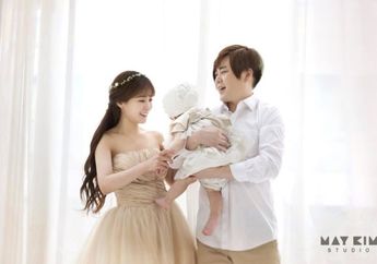 Untuk Pertama Kalinya Moon Hee Jun dan Soyul Tunjukkan Foto Keluarga Bersama Sang Putri