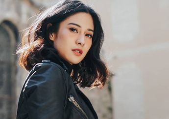 Selalu Tampil Stylish, Ini Gaya Edgy ala Dian Sastro yang Keren Maksimal