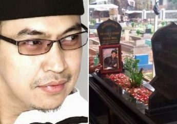 Ibunda dan Adik Masih Setia Ziarah ke Makam Uje