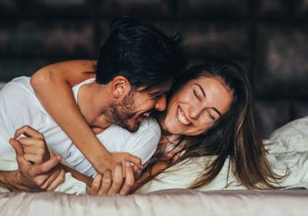 Aw, Ini 6 Hal yang Membuat Suami Makin Jatuh Cinta pada Kita