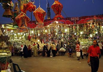 6 Tradisi Unik dari Berbagai Negara yang Hanya Muncul Setiap Ramadhan, Indonesia Juga Punya loh!